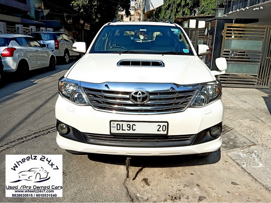 Toyota Fortuner 4x4 MT
