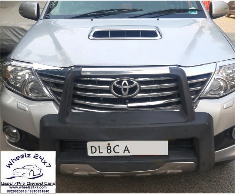 Toyota Fortuner 4x2 AMT