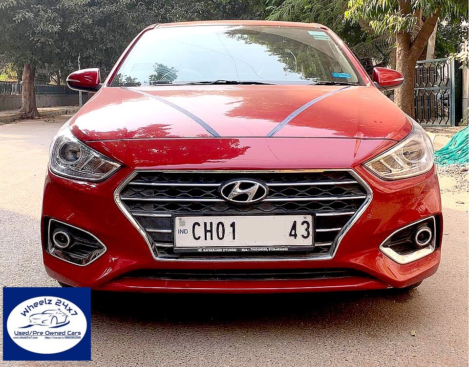 Hyundai VERNA SX AMT SUNROOF